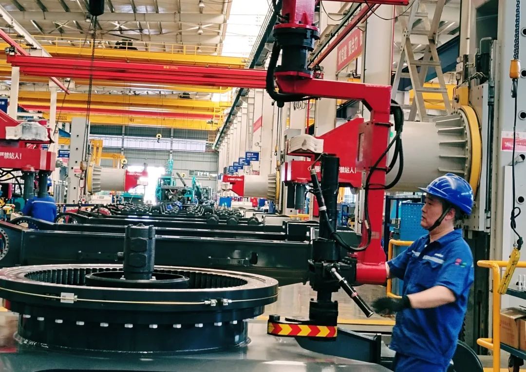 劳动庆幸，，，，创立伟大！纪录那些通俗且伟大的劳动瞬间