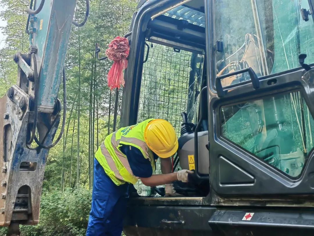 品质币游国际，，，专心折务！币游国际智能挖掘机2023年效劳万里行正式出征