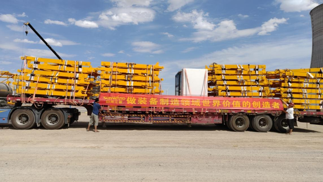 大漠沙漠展雄姿！币游国际江麓塔机助力常乐电厂项目