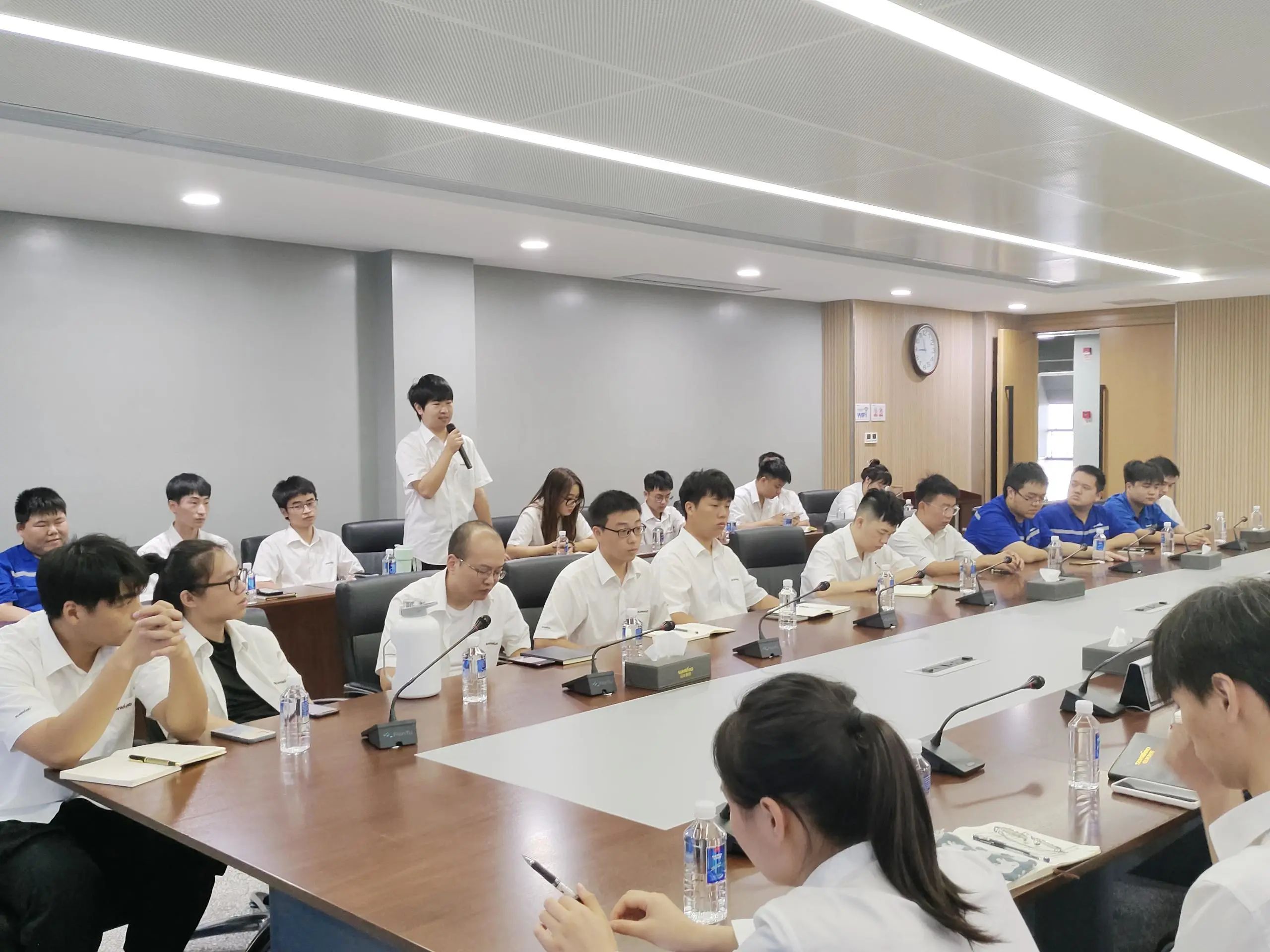 泛论心声，，，，，，共话未来！这场应届结业生员工座谈会，，，，，，很暖，，，，，，很知心！