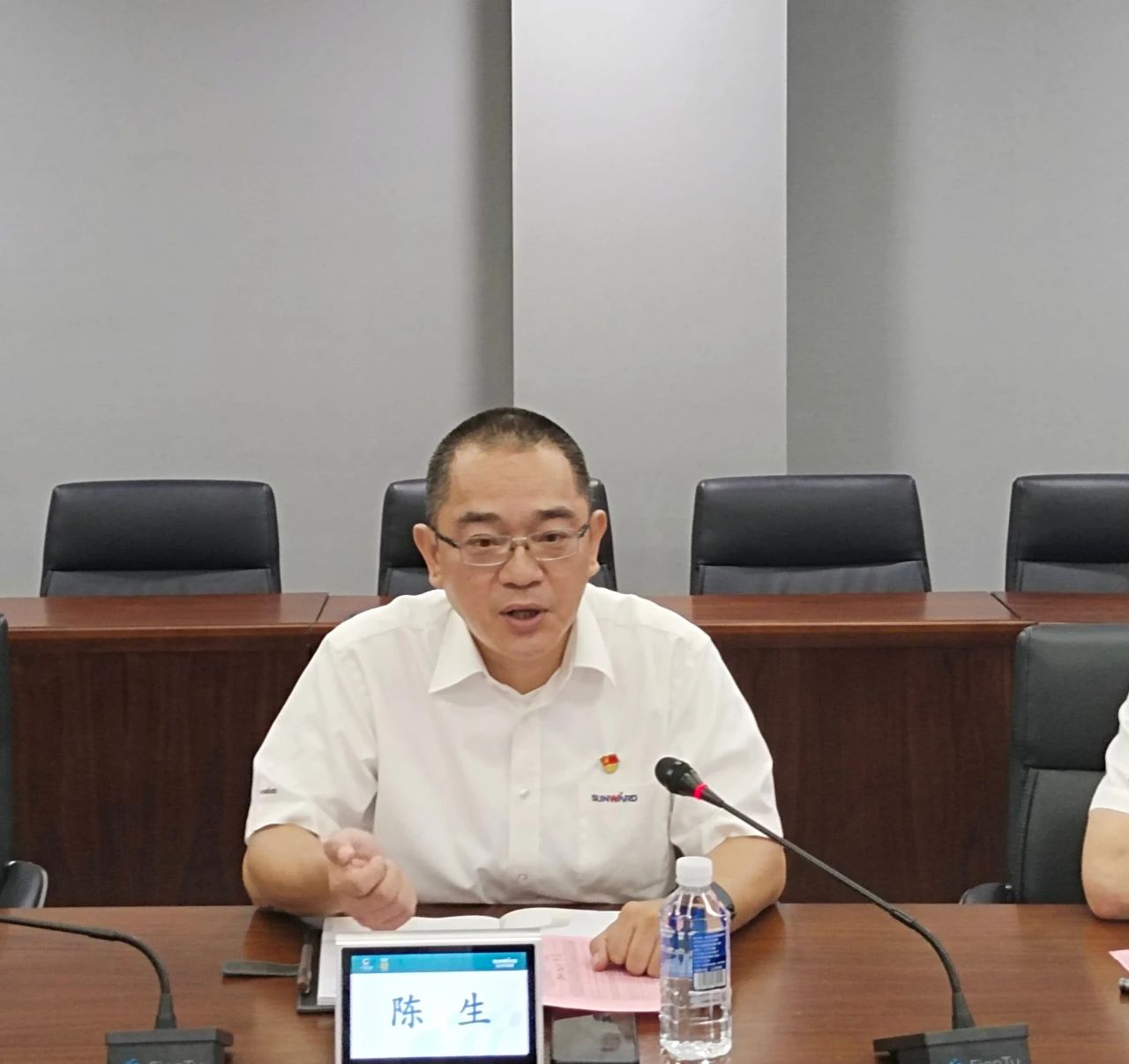 泛论心声，，，，，，共话未来！这场应届结业生员工座谈会，，，，，，很暖，，，，，，很知心！