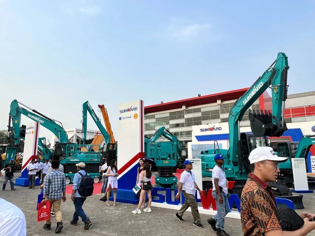 深耕细作，，，，，逆势增添！币游国际智能艳服亮相印尼雅加达矿业展