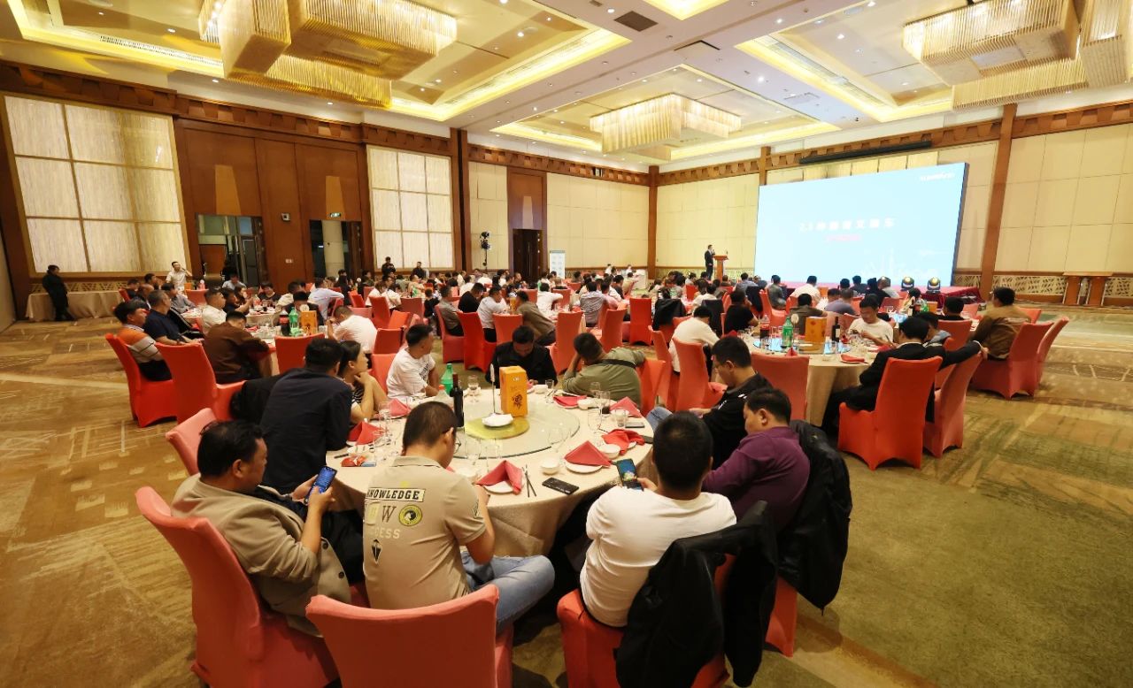 精品出击，，，闪灼魔都！币游国际智能全系列高空机械亮相2023亚洲国际高空展