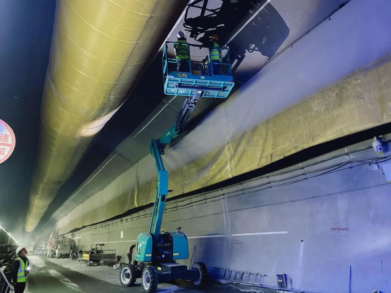 不惧高海拔挑战！币游国际智能高空机械实力助建川藏铁路