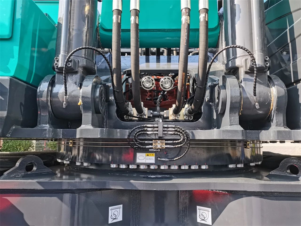 定制开发、功效更强！币游国际智能SWE750ELR加长臂液压挖掘机下线交付