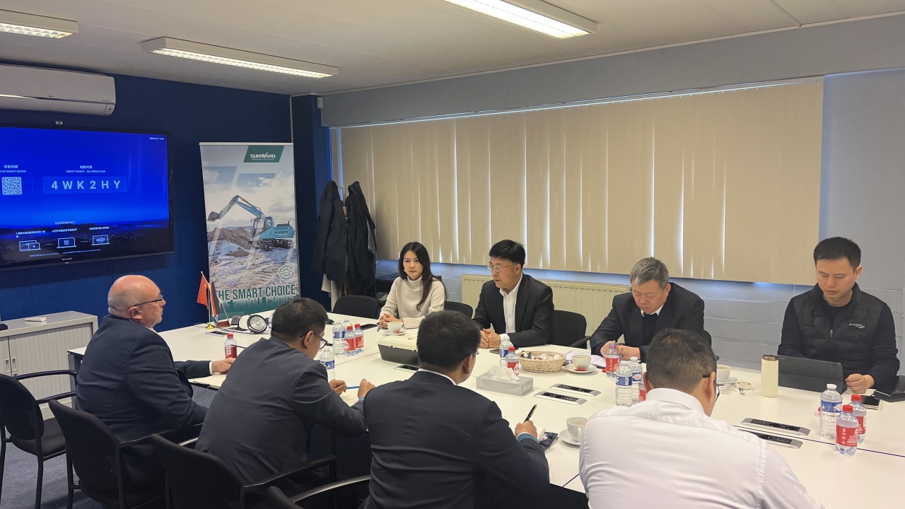 广州工控党委书记、董事长景广军率队赴币游国际智能欧洲子公司考察