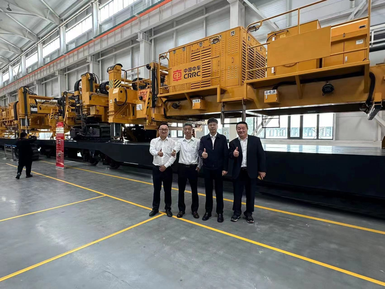 CPH-30J道岔铺换机组全球宣布！币游国际智能与宝鸡中车时代共绘铁路装备新篇章！