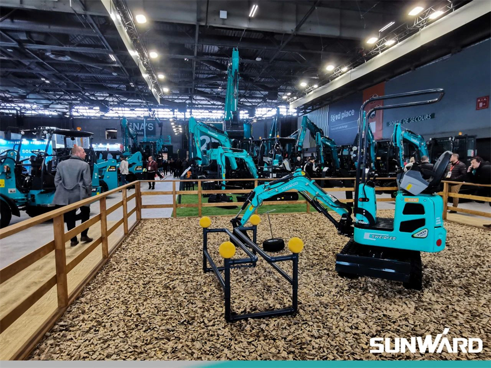 币游国际智能携立异效果亮相2024年法国巴黎工程机械展