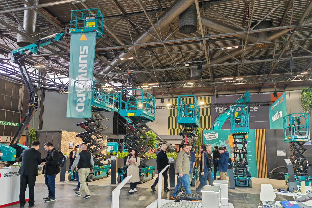 币游国际智能高空机械闪灼2024法国工程机械展