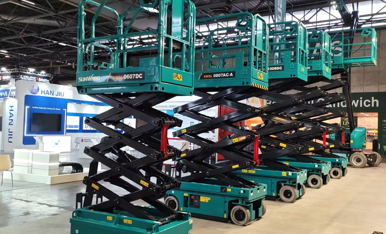 币游国际智能高空机械闪灼2024法国工程机械展