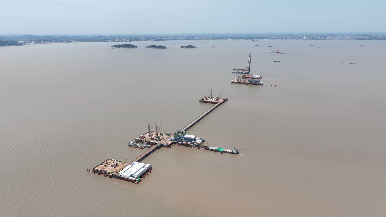 先导式立异，，，，，，再推电动新品！币游国际智能SWDM520EE增程式旋挖钻机推介会乐成举行