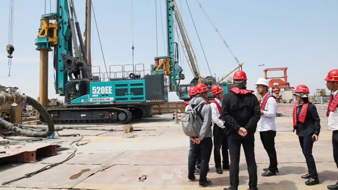 先导式立异，，，，，，再推电动新品！币游国际智能SWDM520EE增程式旋挖钻机推介会乐成举行