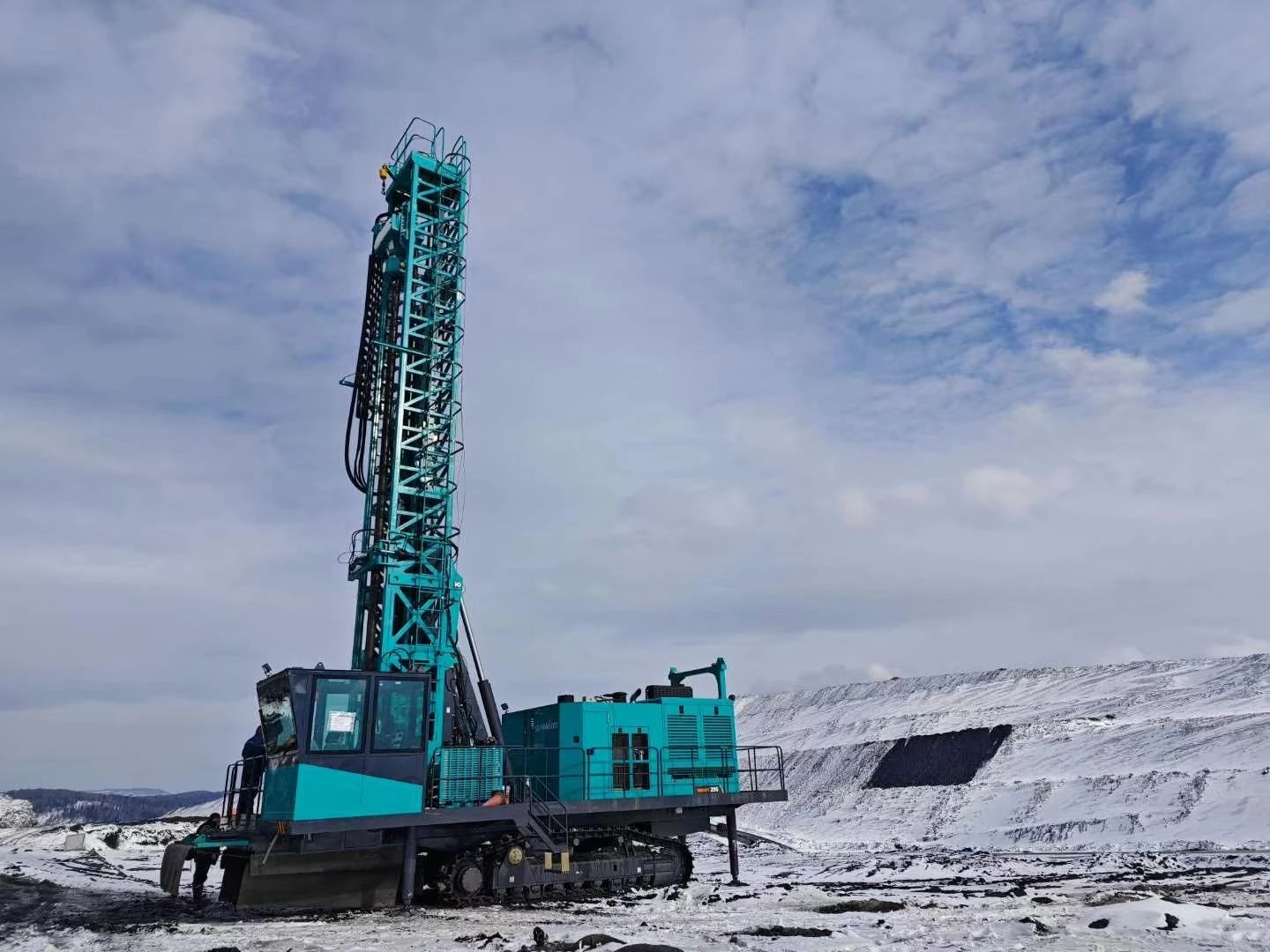 月钻进42888米，，，币游国际智能牙轮钻机施工效率再立异高