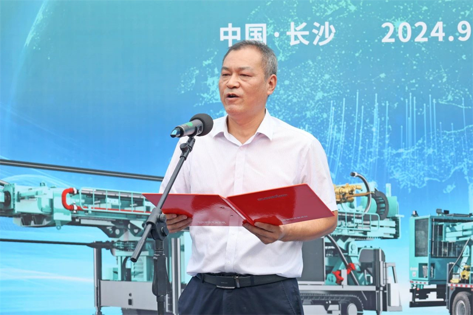 引领绿色科技新篇章！币游国际智能新能源钻机乐成交付