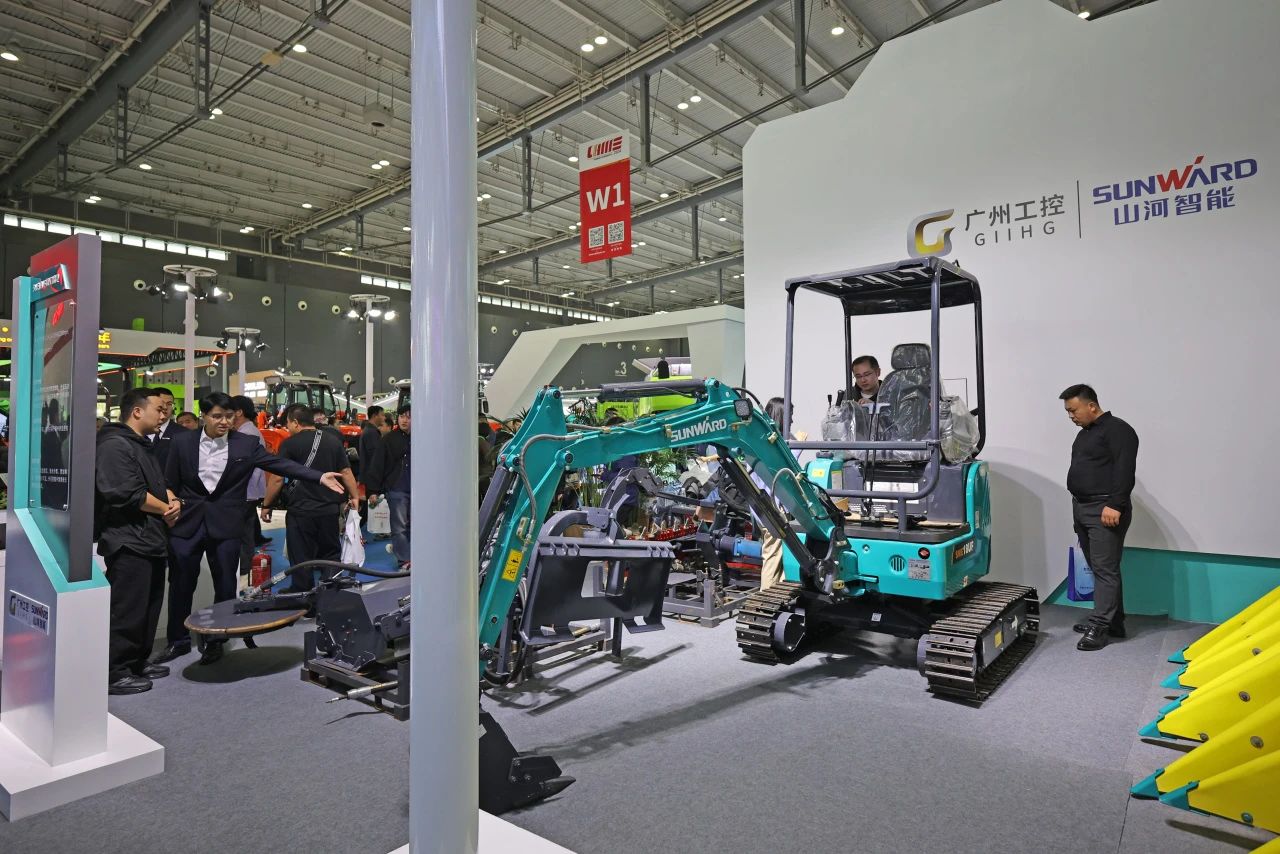 聚焦智能化、无人化！币游国际智能携多款产品亮相2024中国国际农业机械展