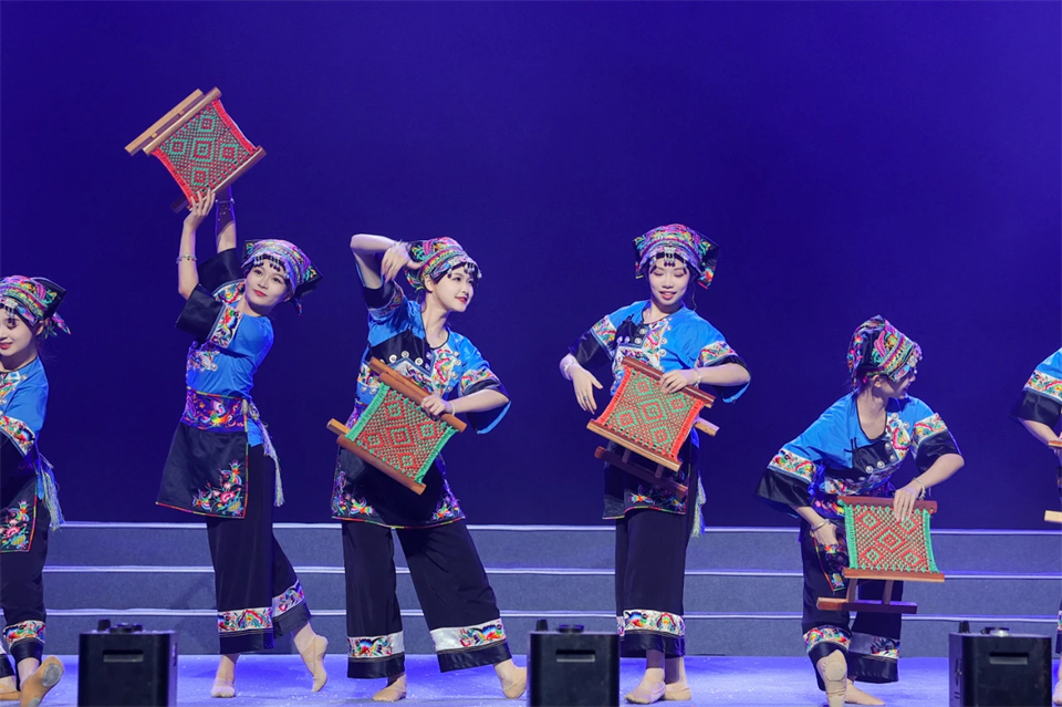 立异引领价值 理想成绩未来——庆祝币游国际智能建设25周年表扬大会暨文艺晚会盛大举行