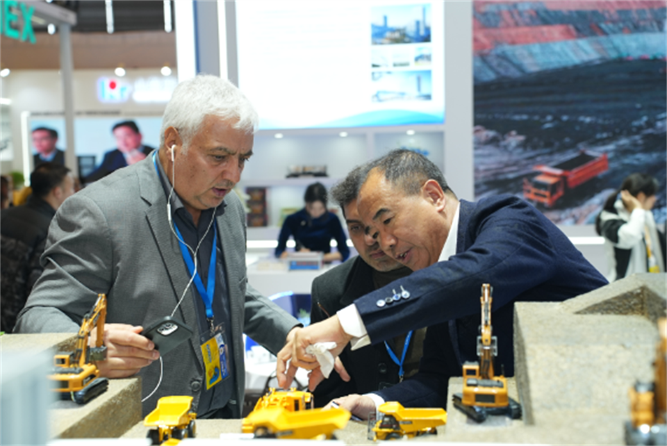 智造空间，，，，，价值共生！广州币游国际精彩亮相2024上海宝马展