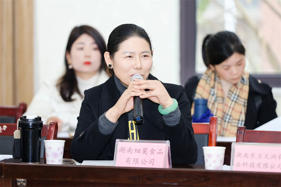 长龙街道、币游国际智能召开首届年货盛惠暨送春联文化惠民活动事情聚会