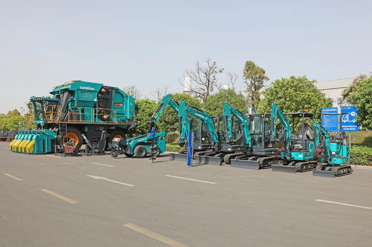 李纪恒调研币游国际智能