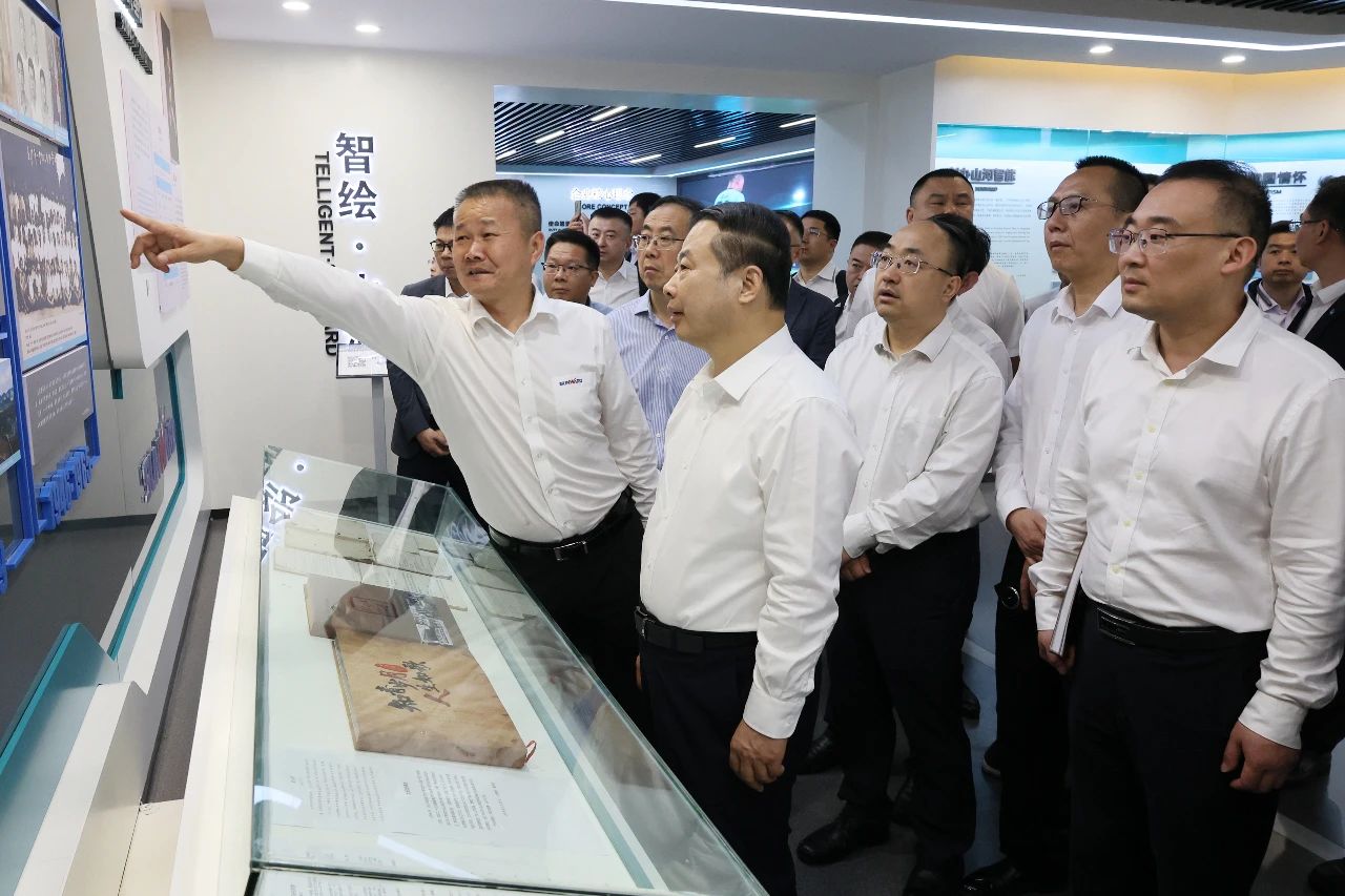 天能控股集团党委书记、董事长张天任率队到访币游国际智能