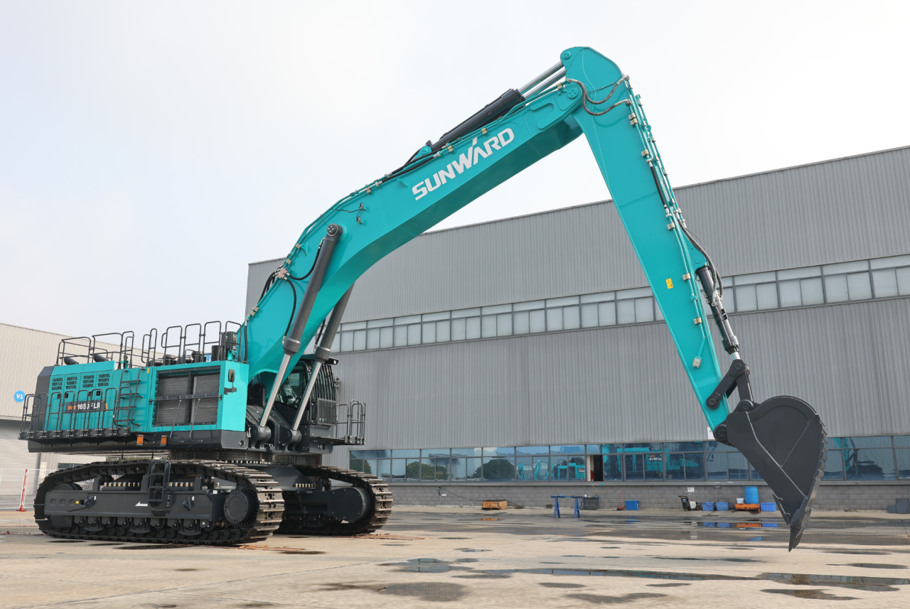 争锋启新程！币游国际智能SWE1650FLR加长臂挖掘机乐成交付国际客户